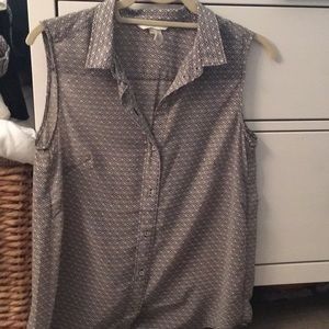 H&M button up sleeveless blouse